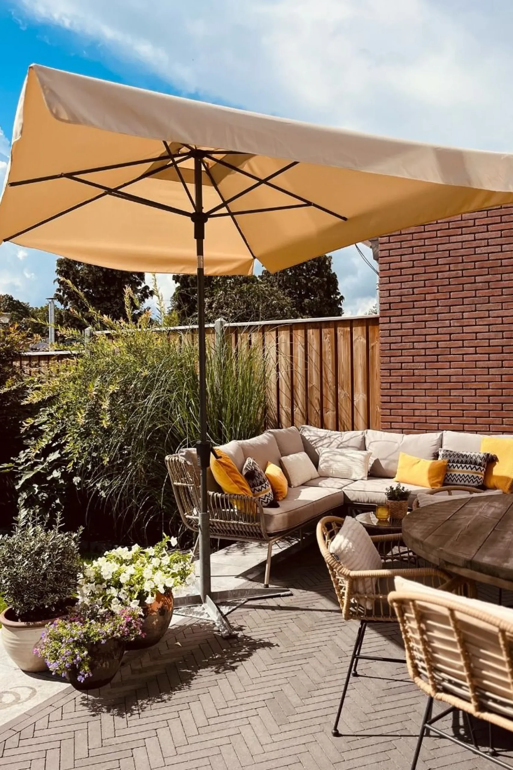 Madison stokparasol Delos luxe Ecru 200x300 cm.