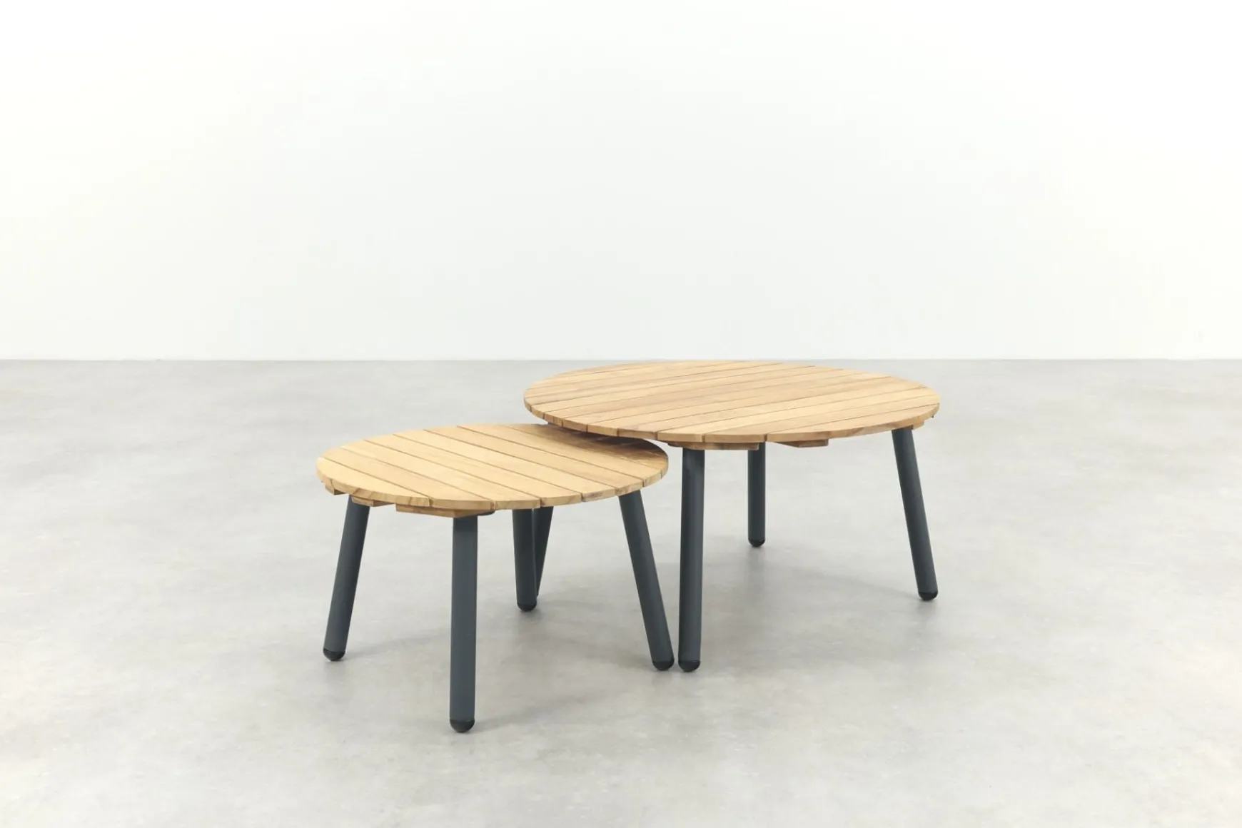 Mindo alu/teak ronde loungetafel set - Antraciet