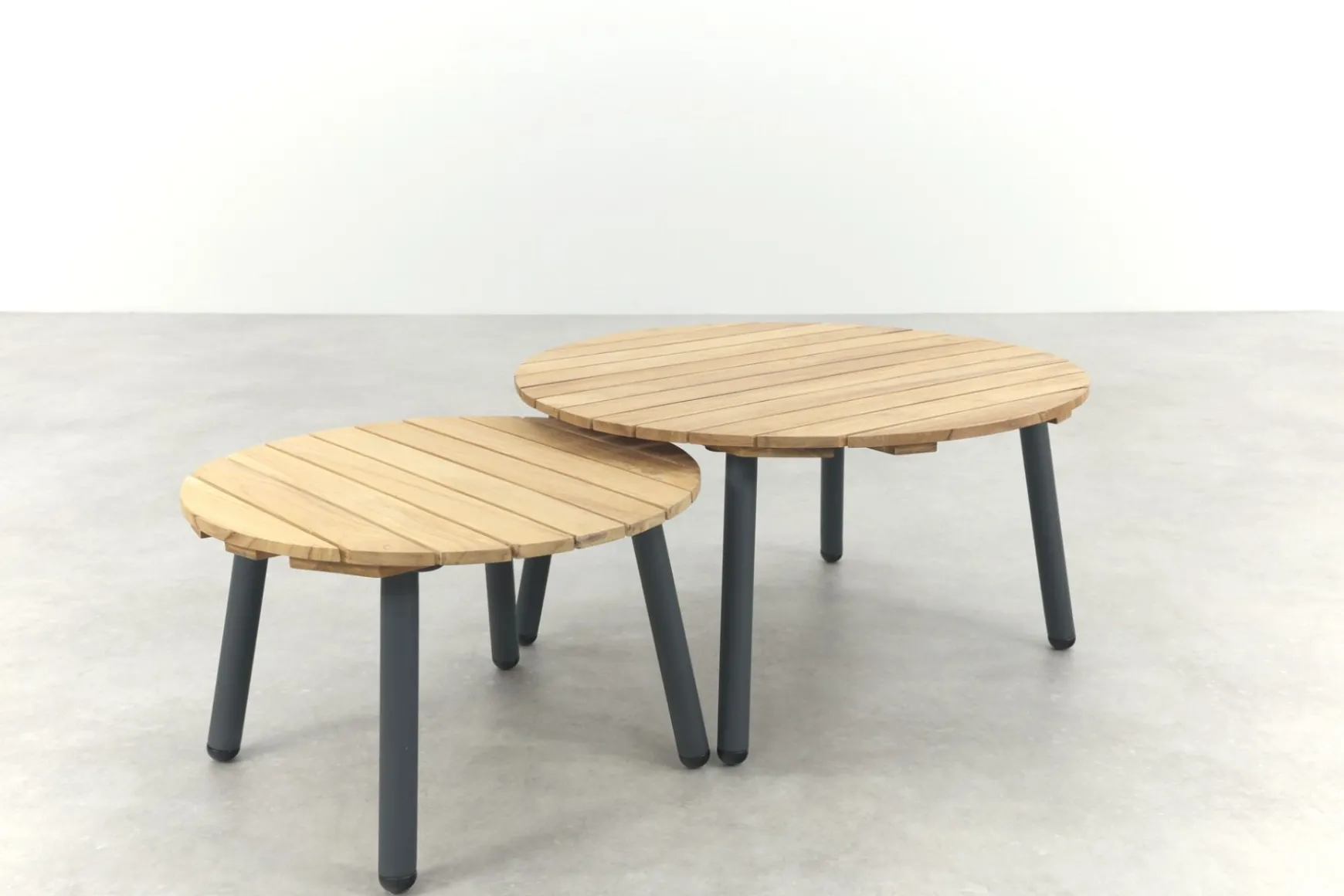 Mindo alu/teak ronde loungetafel set - Antraciet