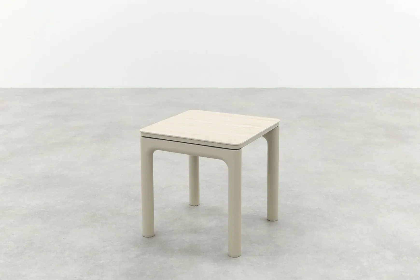 Moretti keramiek bijzettafel 45x45 cm. - Mokka