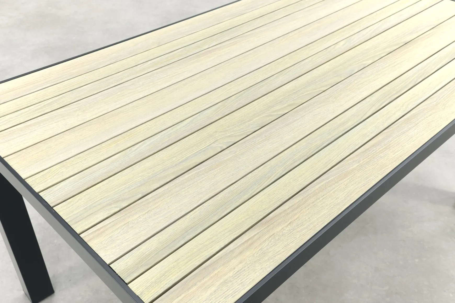 Nola tuintafel 160x90 cm. - Antraciet/Houtlook - 4 persoons