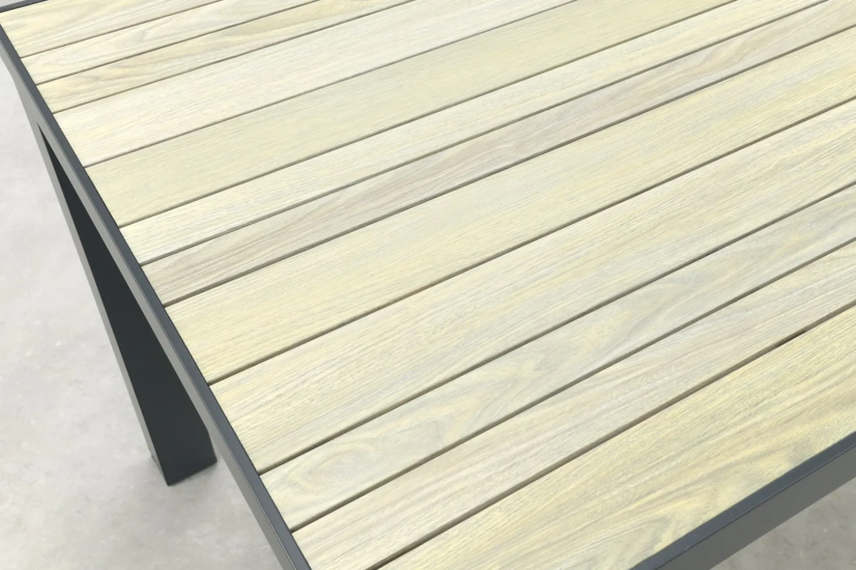 Nola tuintafel 90x90 cm. - Antraciet/Houtlook