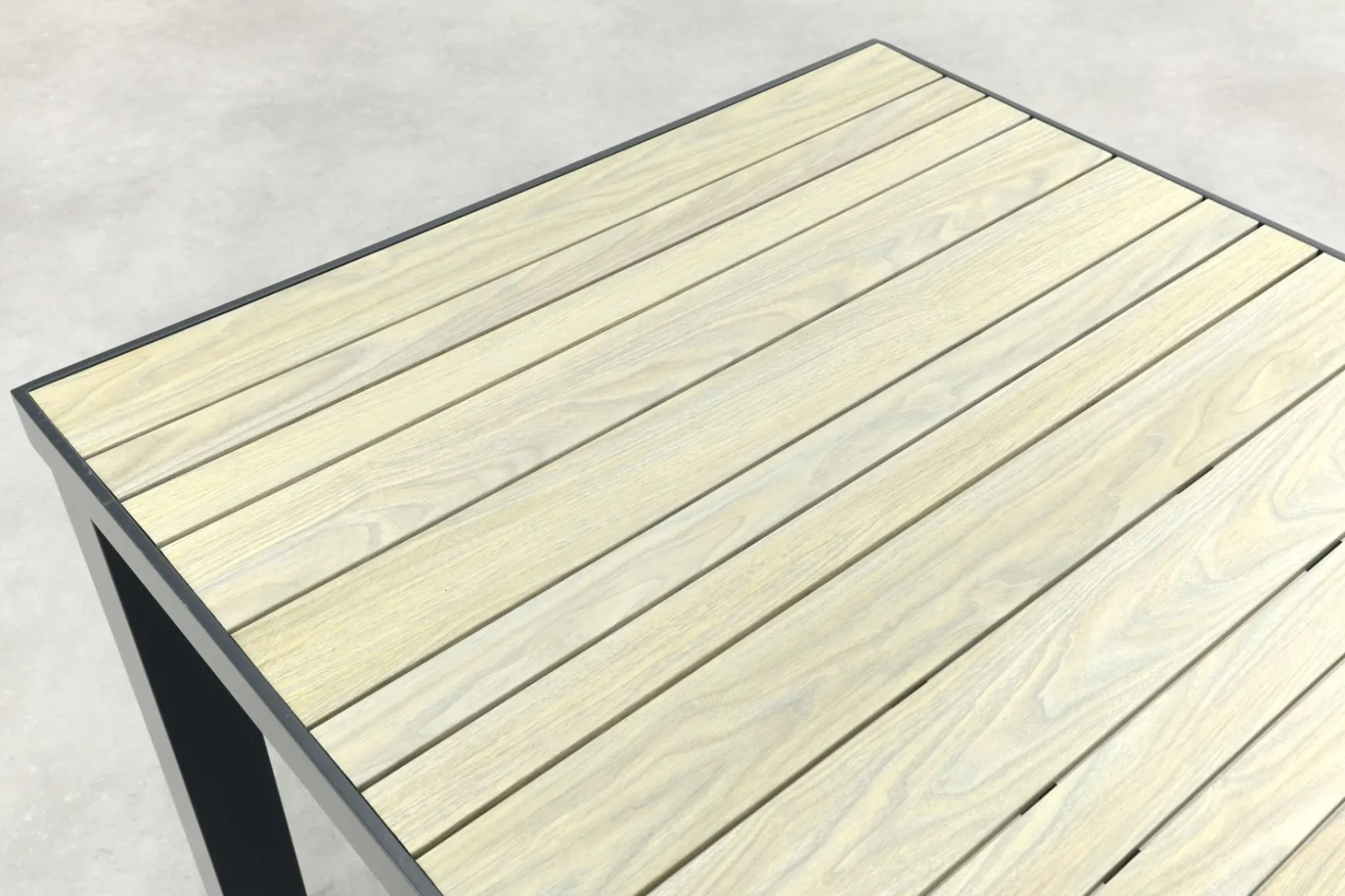 Nola tuintafel 90x90 cm. - Antraciet/Houtlook