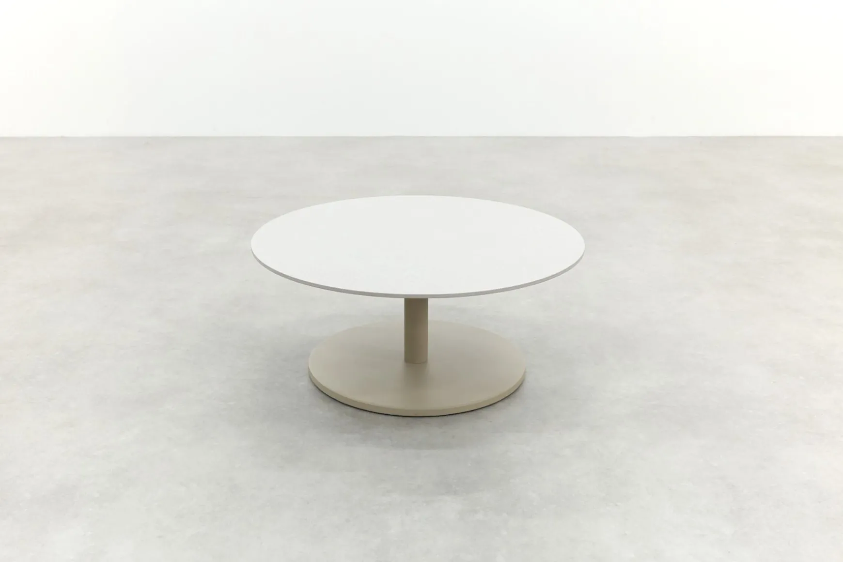 Orion salontafel voor buiten Ø60 cm. - Keramiek/Latte