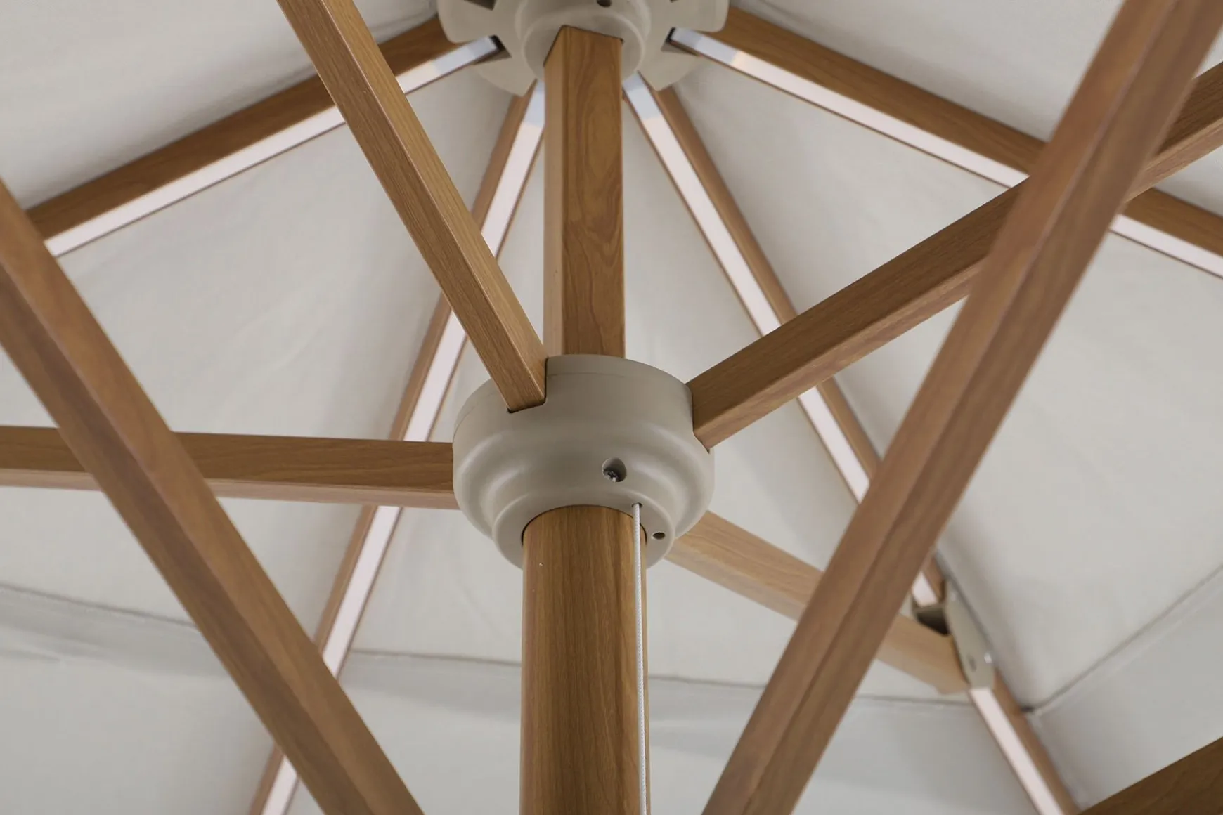 Perfect Shadow Atlas Telescope Stokparasol Pro met LED verlichting 4x4 m. - Woodlook/Soft Sand