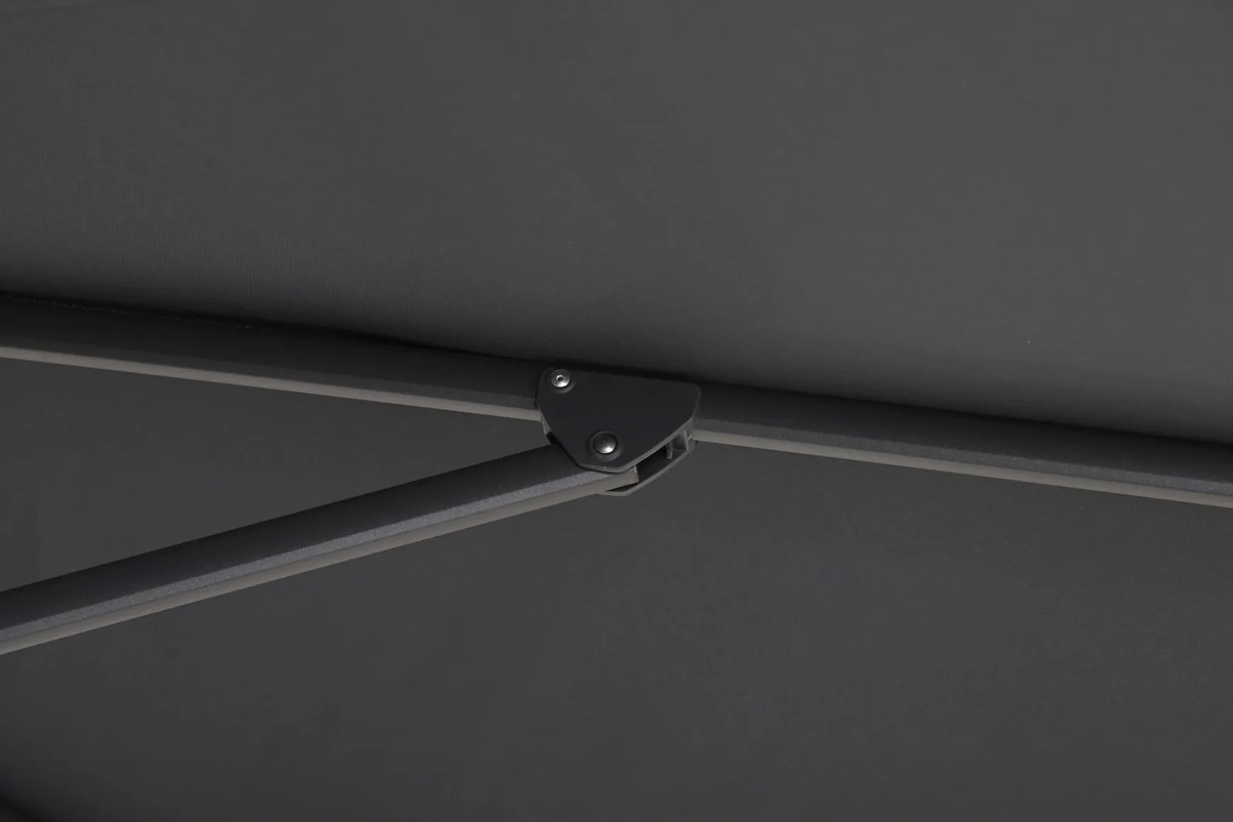 Perfect Shadow Luna zweefparasol 300x300 cm. Flex+ - Antraciet met Valencia voet en hoes