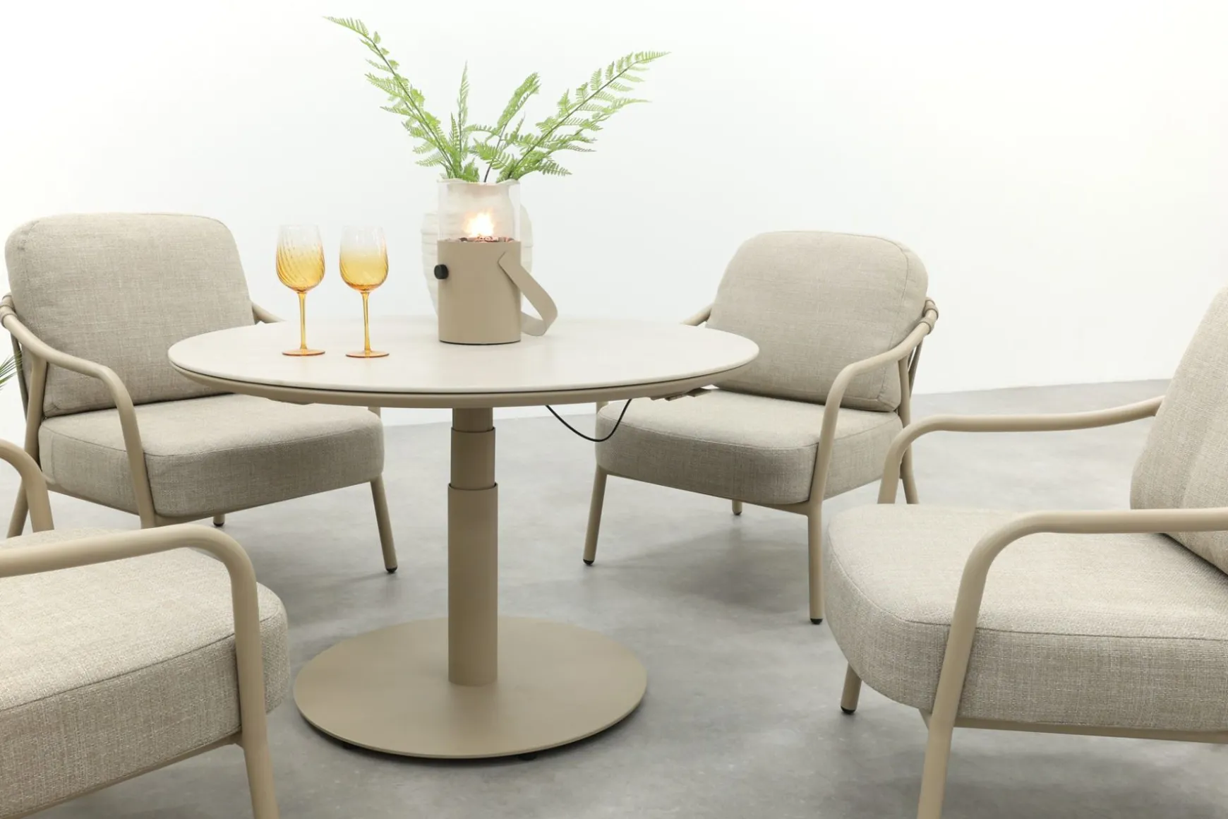 Pisa/Aversa 4-persoons ronde verstelbare low-dining tuinset Ø120 cm. - Latte