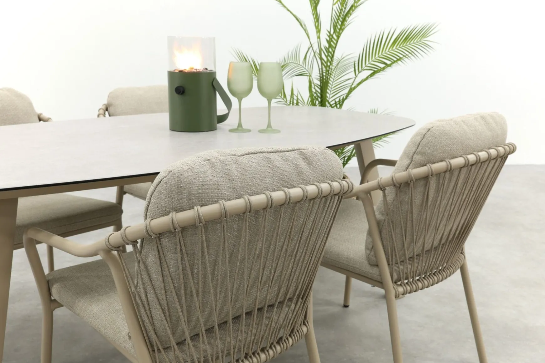 Pisa/Taste Manolo Deens ovale 4-persoons tuinset 180x95 cm. - Latte