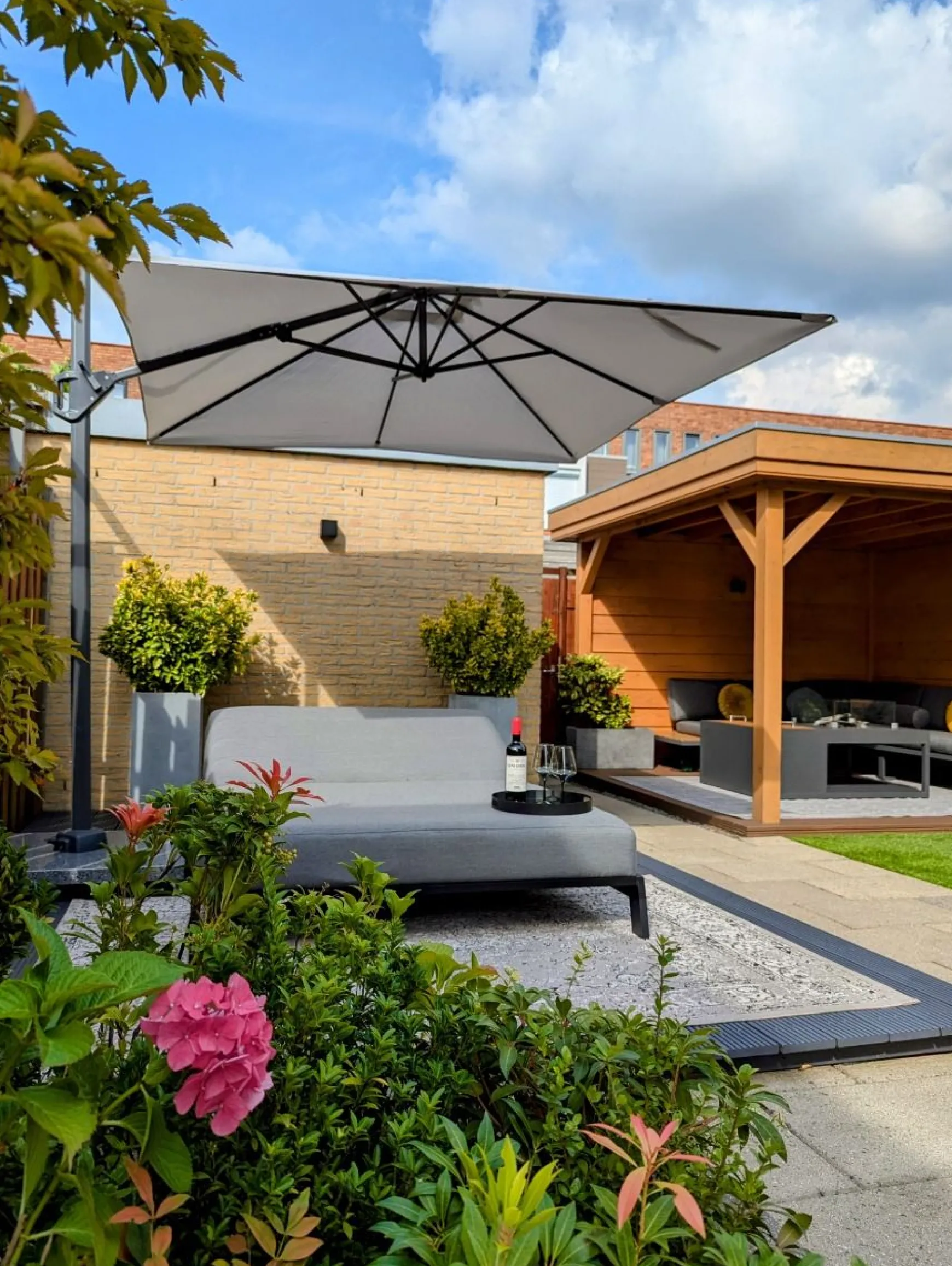 Platinum Voyager Vierkante Zweefparasol T1 2,5x2,5 m. - Light Grey