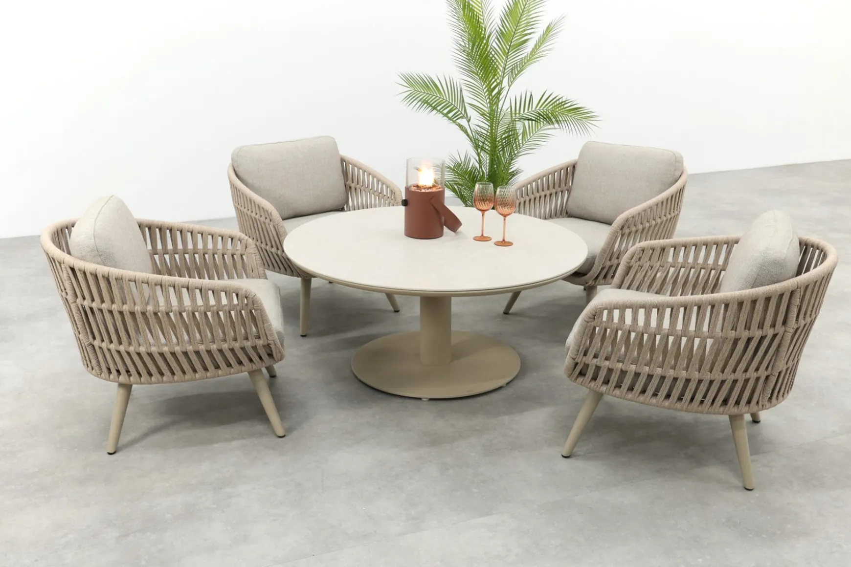 Romeo/Aversa 4-persoons ronde verstelbare low-dining tuinset Ø120 cm. - Latte