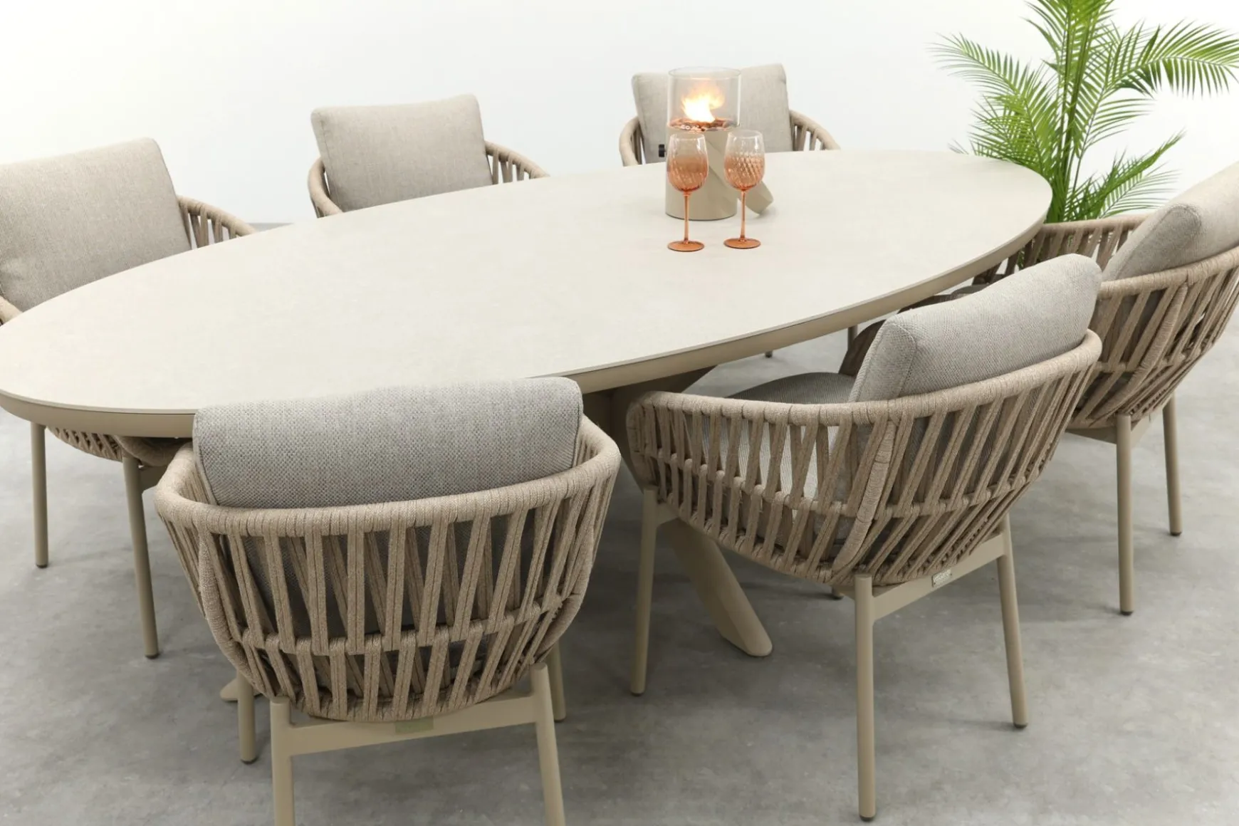 Romeo/Ventaro ovale tuinset voor 6 personen 240x115 cm. - Latte