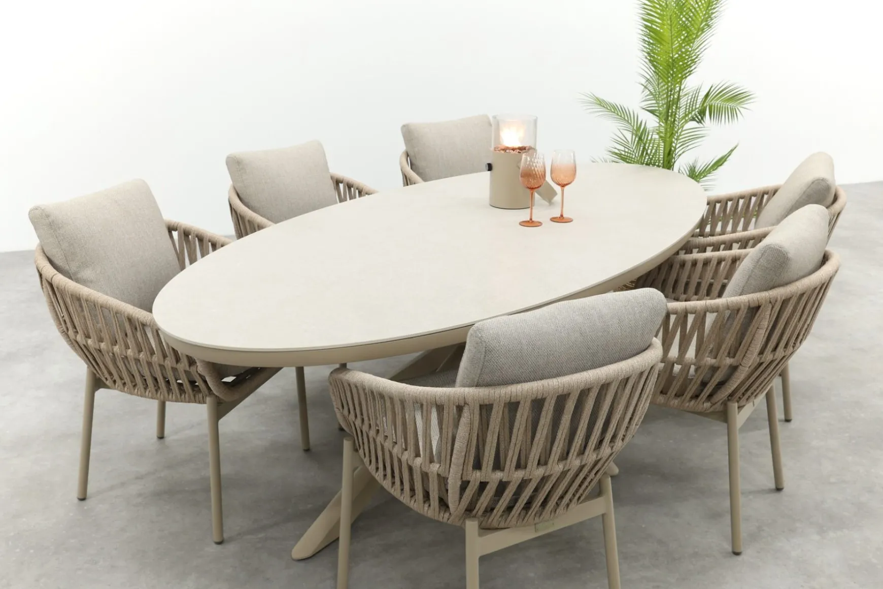 Romeo/Ventaro ovale tuinset voor 6 personen 240x115 cm. - Latte