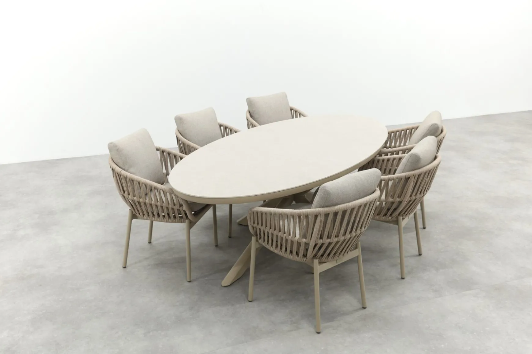 Romeo/Ventaro ovale tuinset voor 6 personen 240x115 cm. - Latte
