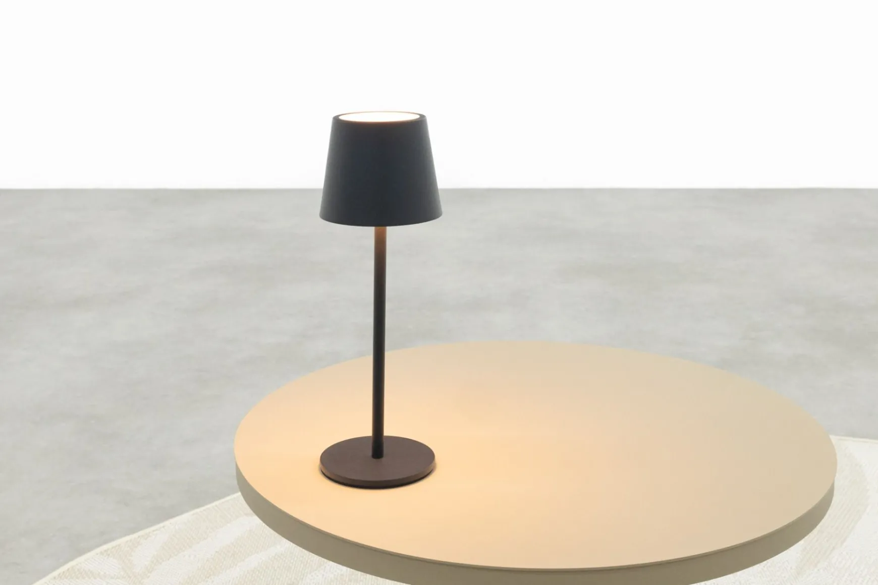 Roxi LED Tafellamp - Zwart