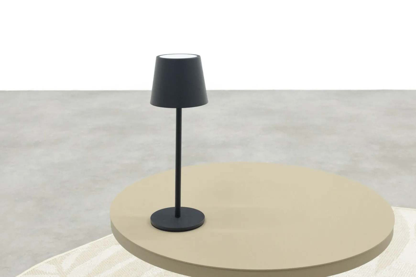 Roxi LED Tafellamp - Zwart