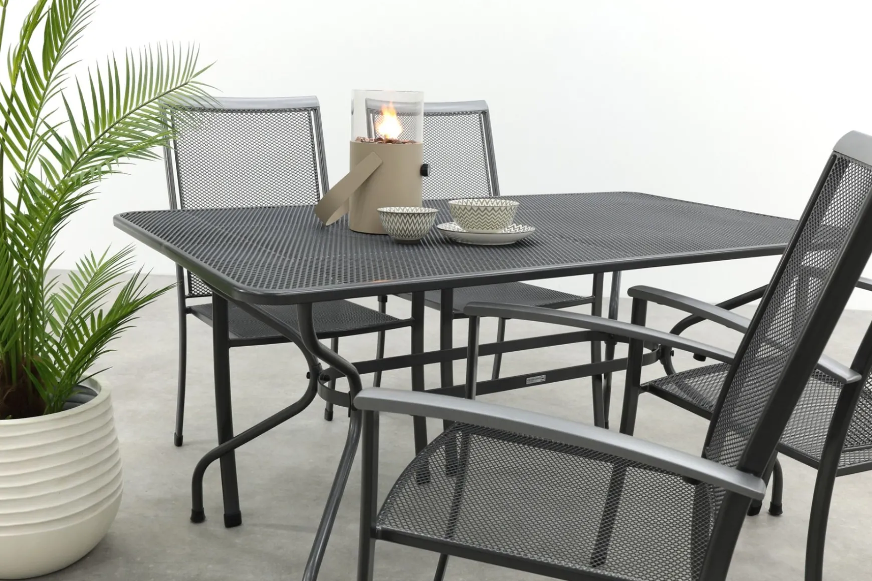 Royal Garden Balero stapelbare tuinset strekmetaal 160x90 cm.