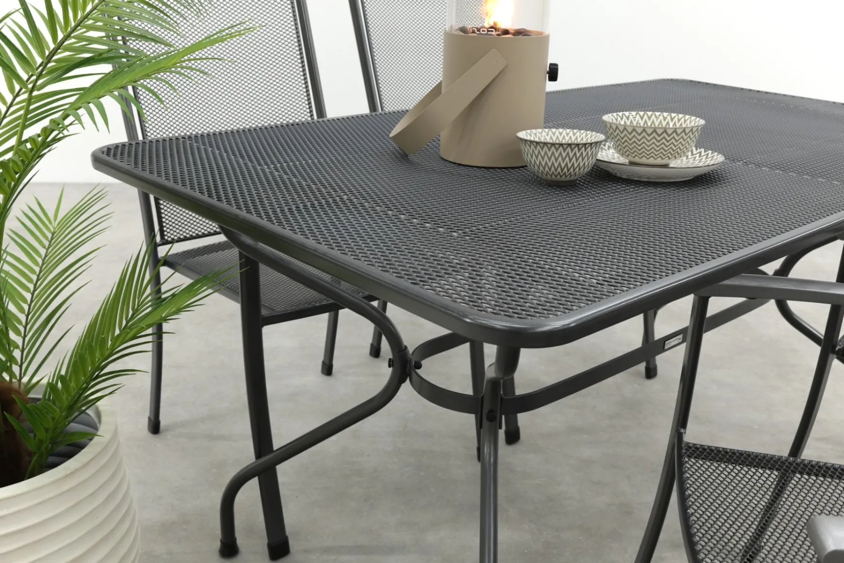 Royal Garden Balero stapelbare tuinset strekmetaal 160x90 cm.