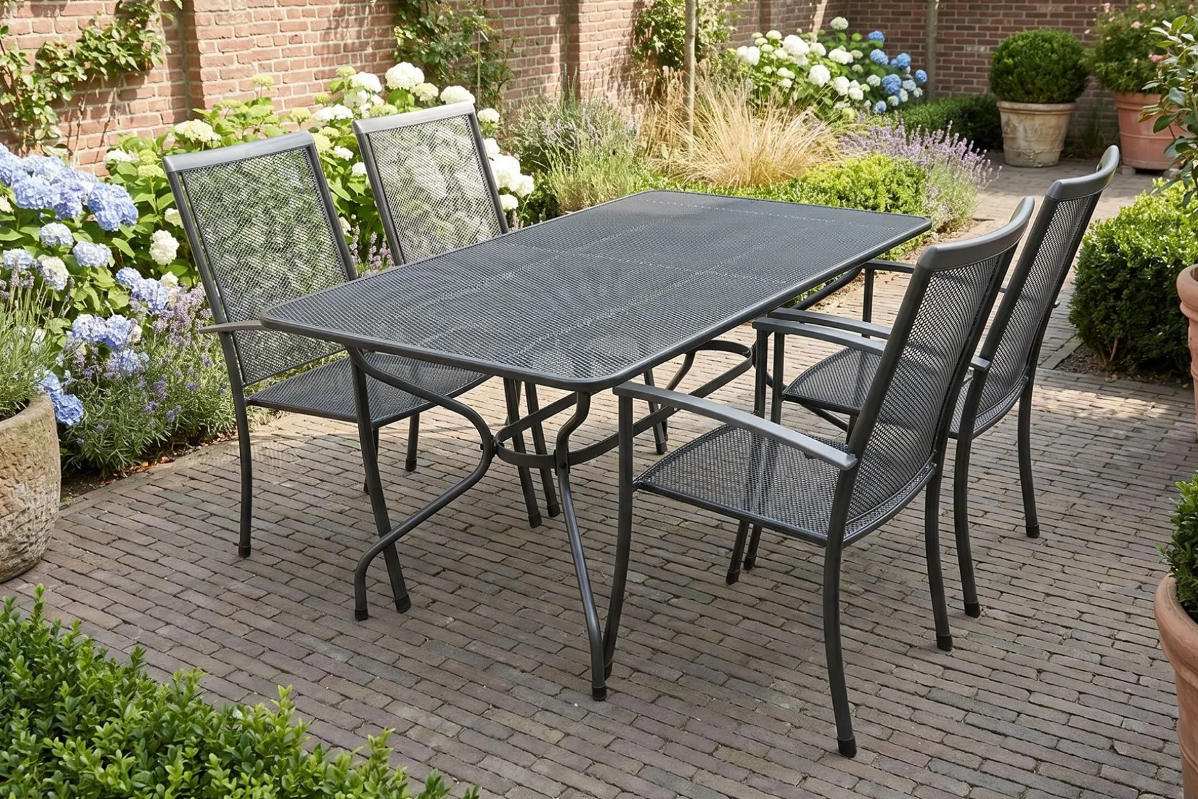 Royal Garden Balero stapelbare tuinset strekmetaal 160x90 cm.