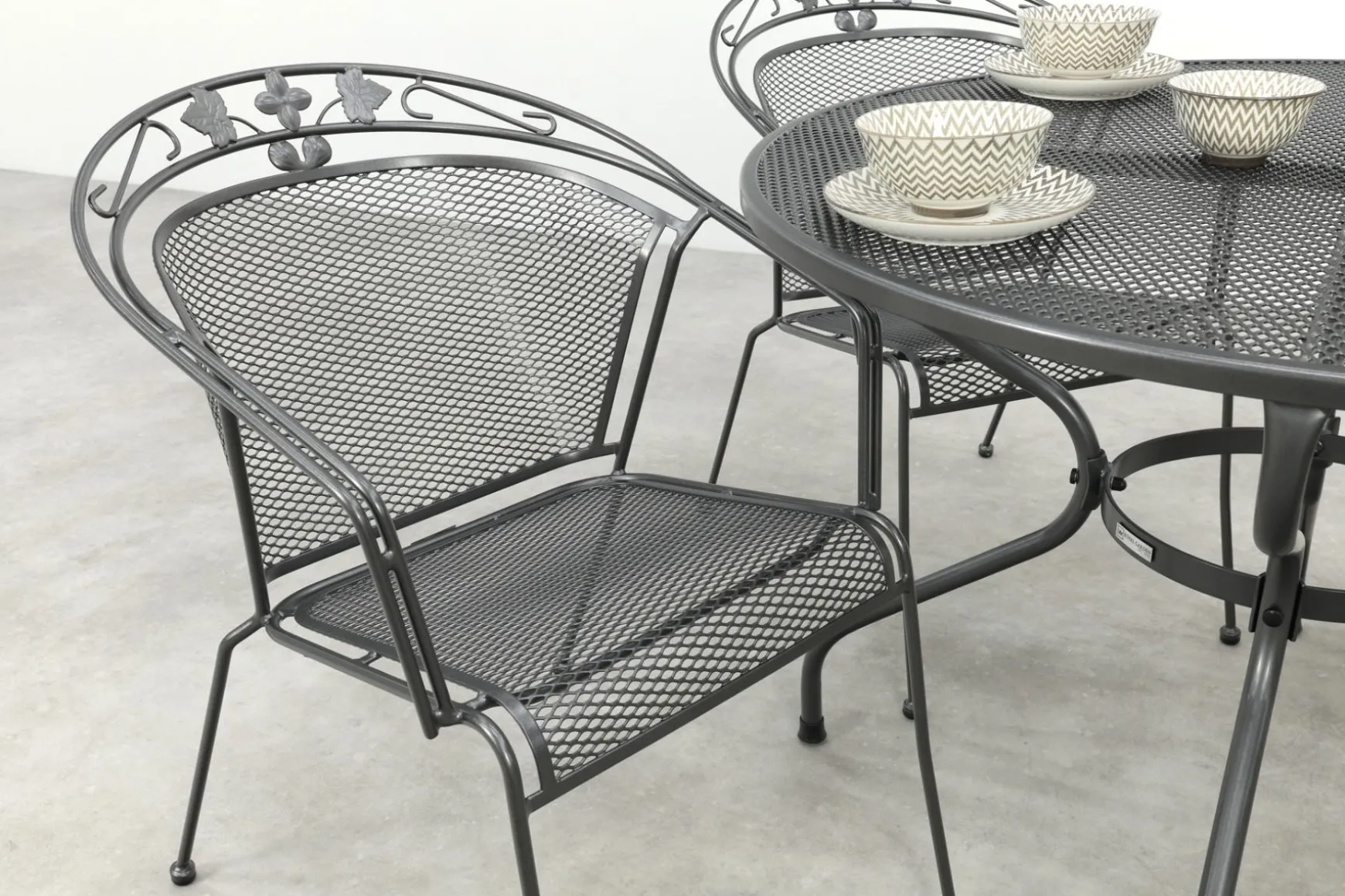 Royal Garden Elegance ronde stapelbare tuinset strekmetaal Ø105 cm.
