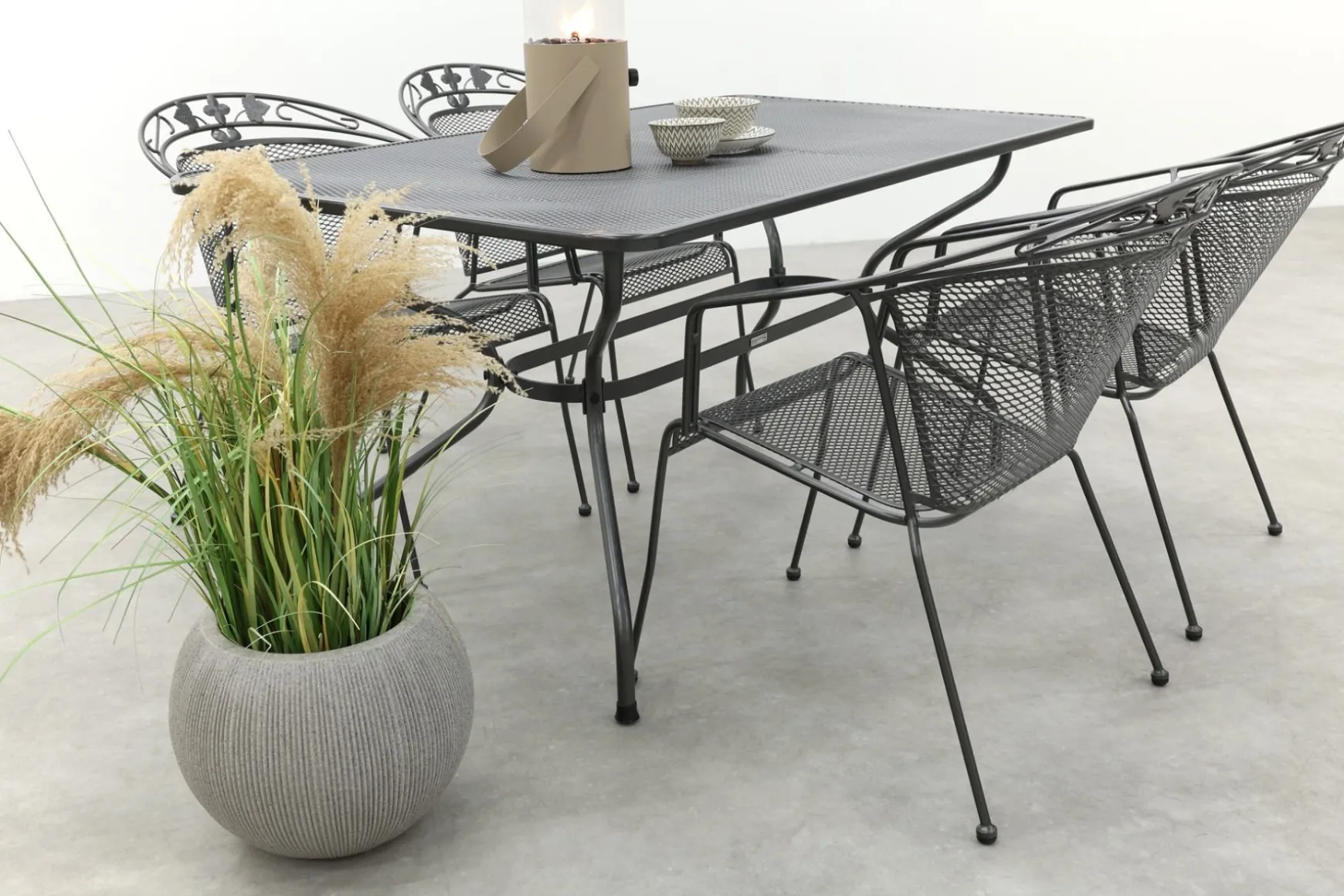 Royal Garden Elegance stapelbare tuinset strekmetaal 160x90 cm.