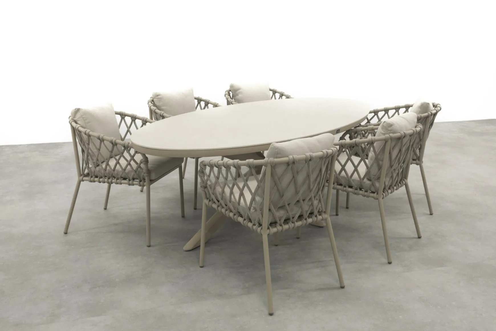 Sara/Ventaro ovale tuinset 240x115 cm. - Latte