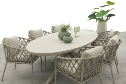 Sara/Ventaro ovale tuinset 240x115 cm. - Latte