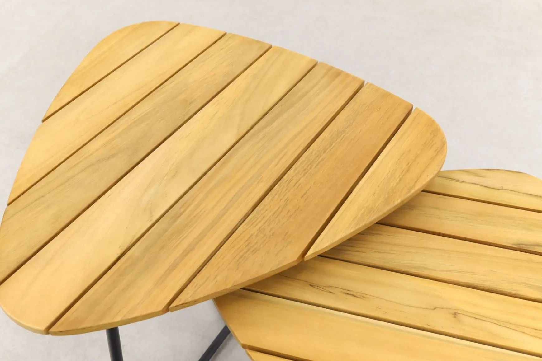 4 Seasons Verdi set van 2 teak driehoekige salontafels