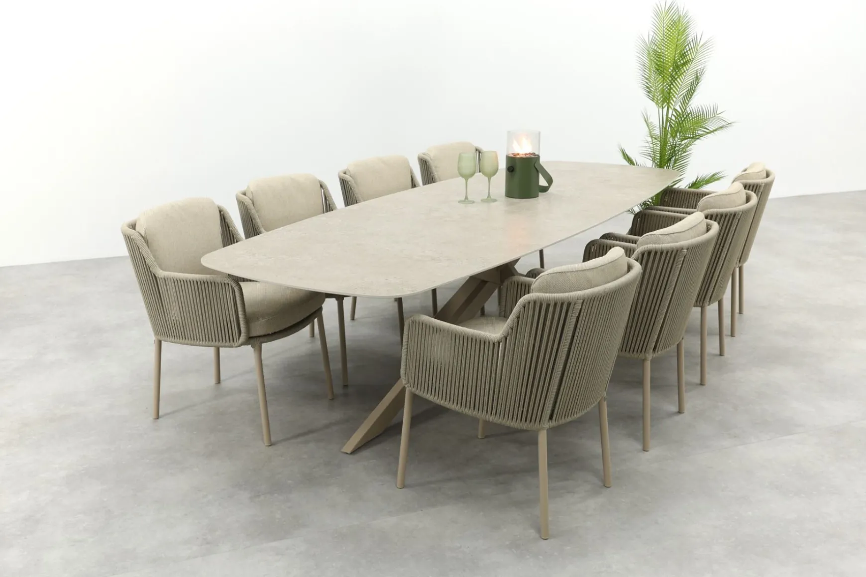 4SO Bernini/Prado 8-persoons Deens ovale dining tuinset 300x110 cm. - Latte