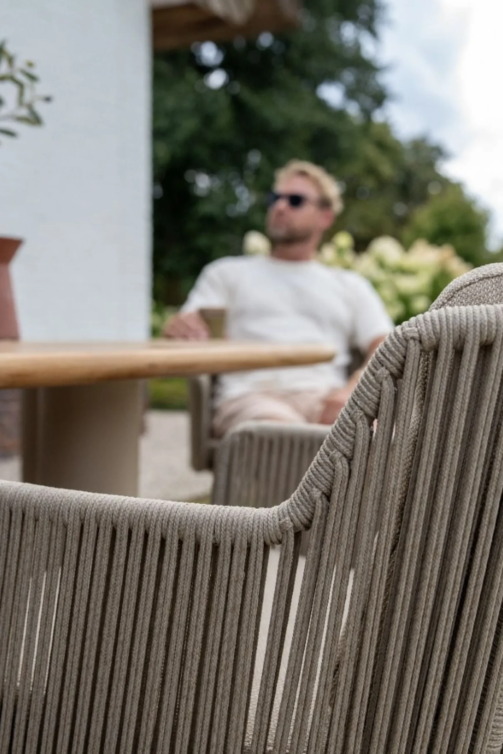 4SO Bernini/Prado 8-persoons Deens ovale dining tuinset 300x110 cm. - Latte