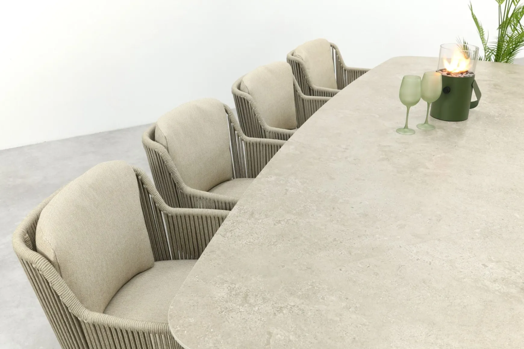 4SO Bernini/Prado 8-persoons Deens ovale dining tuinset 300x110 cm. - Latte