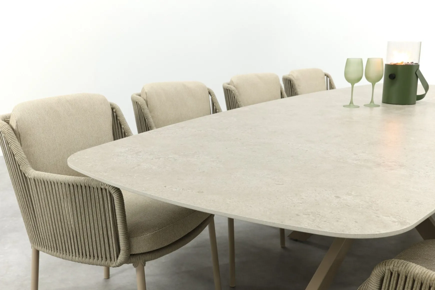 4SO Bernini/Prado 8-persoons Deens ovale dining tuinset 300x110 cm. - Latte
