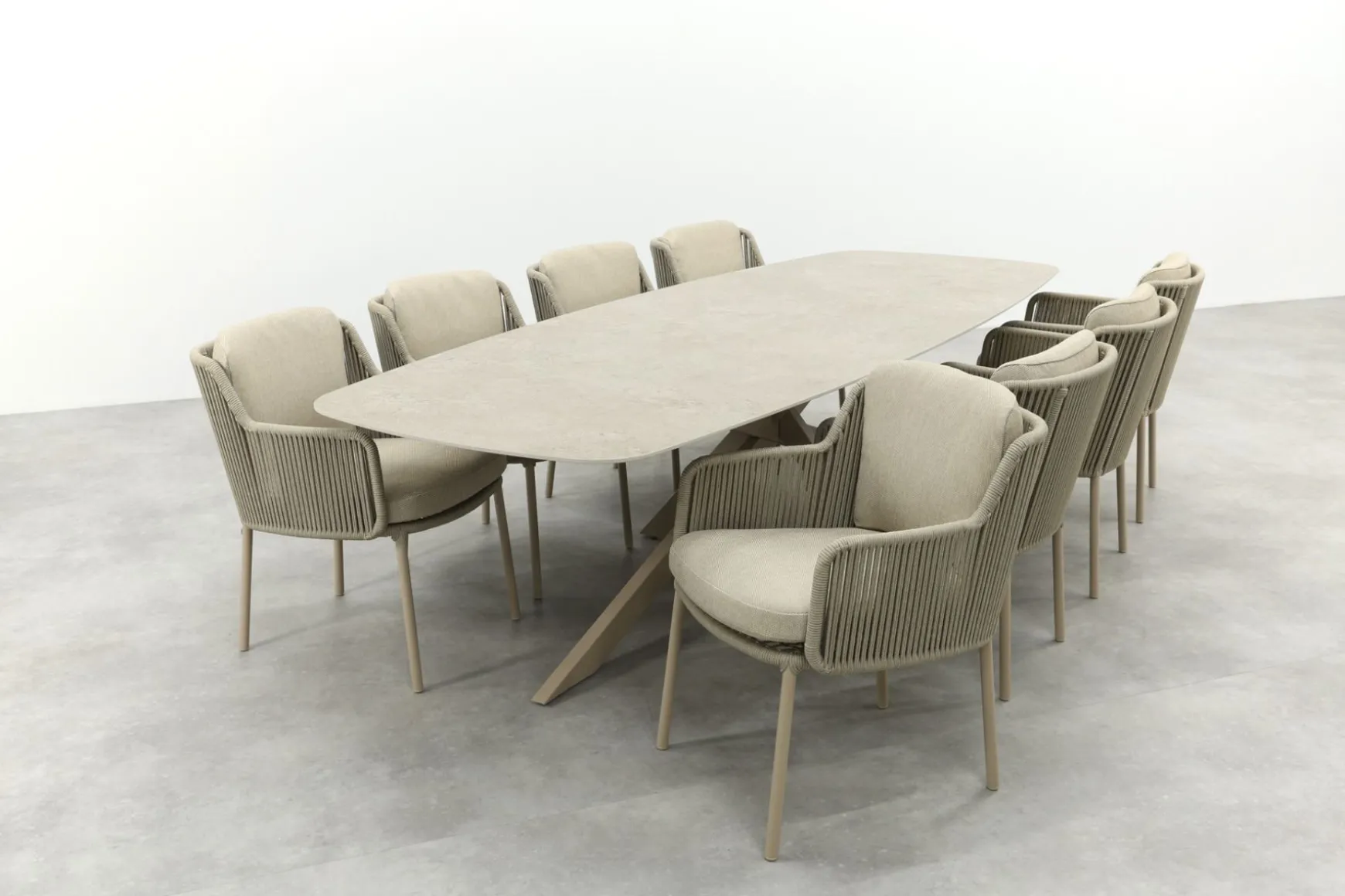 4SO Bernini/Prado 8-persoons Deens ovale dining tuinset 300x110 cm. - Latte