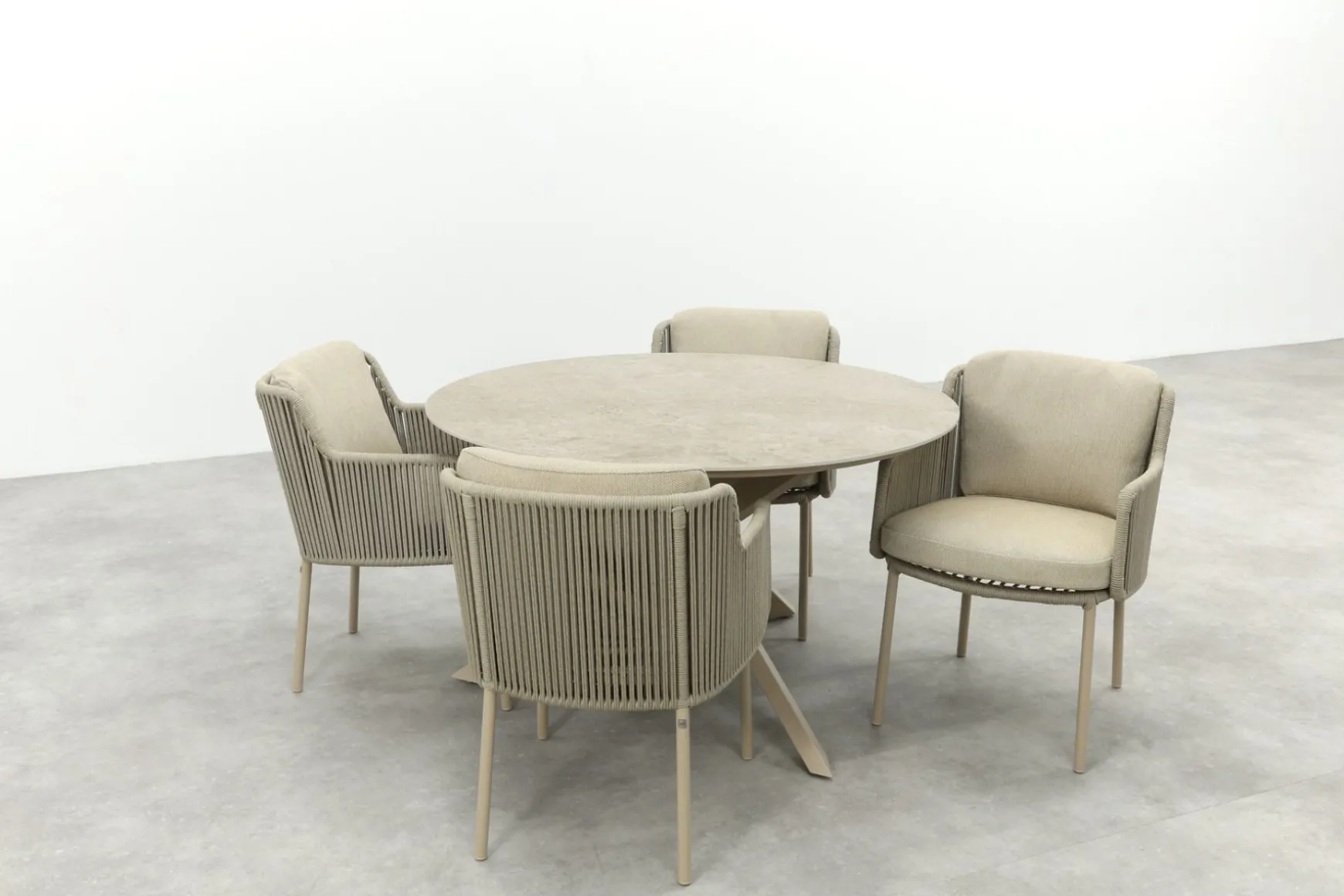 4SO Bernini/Prado 4-persoons ronde dining tuinset Ø130 cm. - Latte