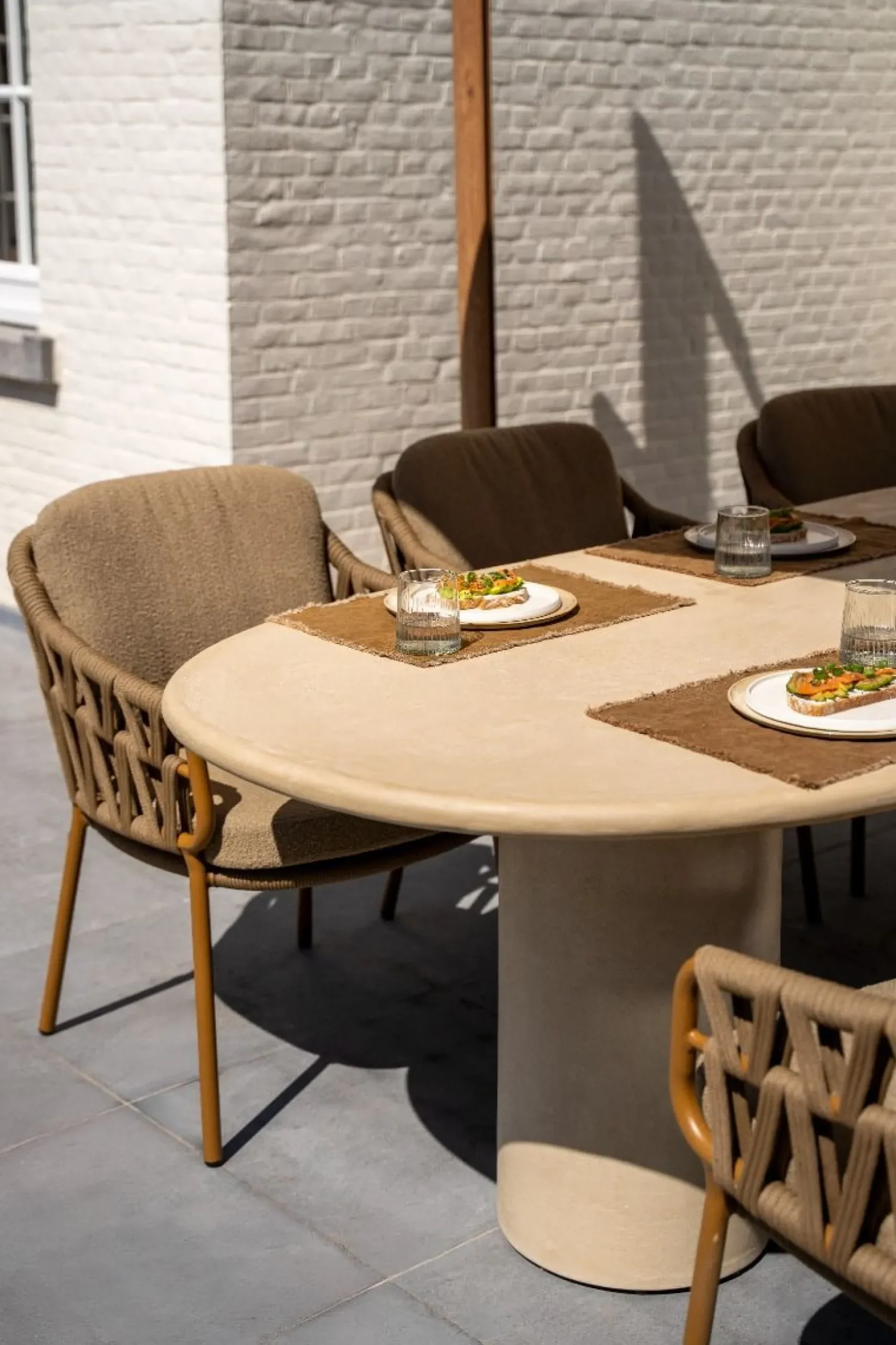 4SO Biarritz/Hampton 6-persoons ovale dining tuinset 240x105 cm. - Amber/Mortex