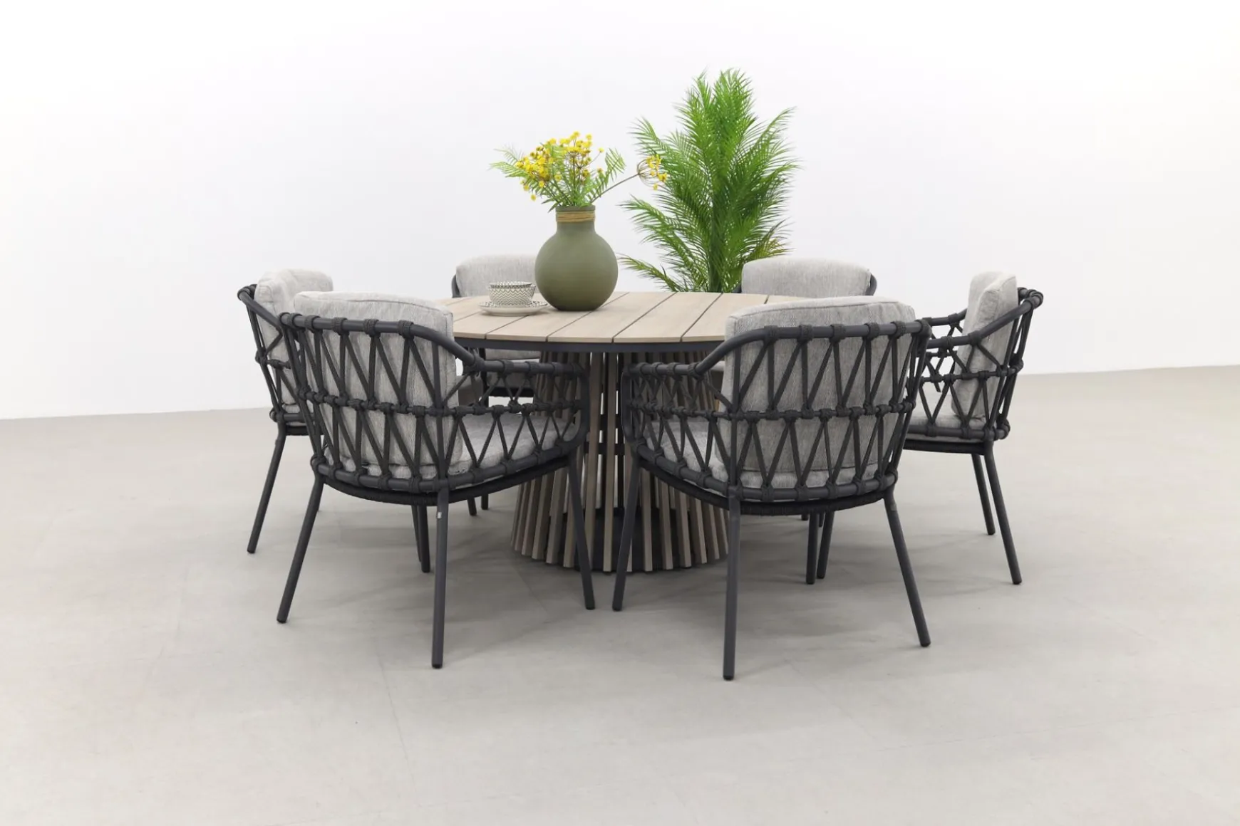 4SO Calpi/GI Trinxa ronde tuinset - 148 cm.