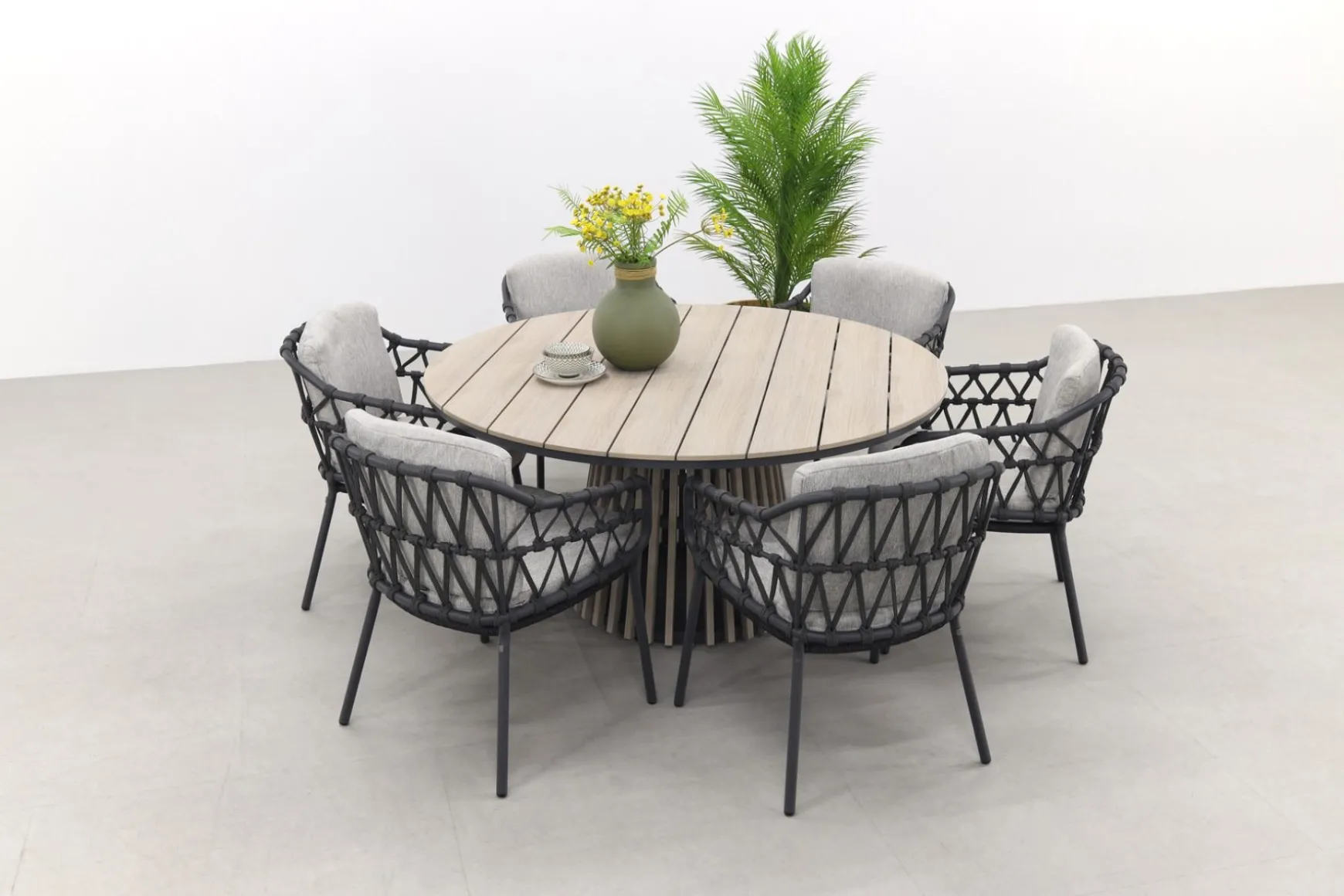 4SO Calpi/GI Trinxa ronde tuinset - 148 cm.