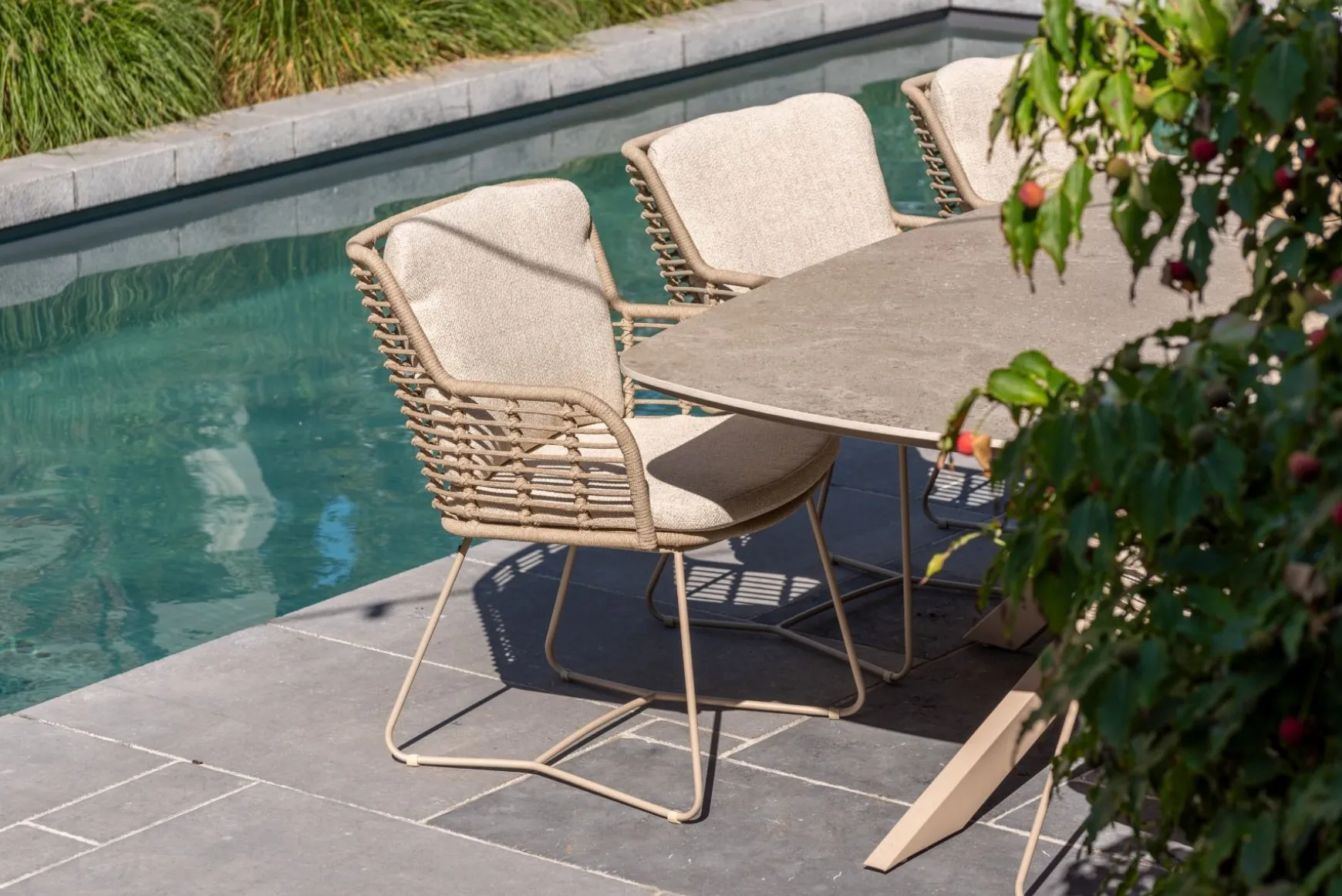4SO Fabrice/Prado Deens ovale 6-persoons tuinset 240x105 cm. - Latte