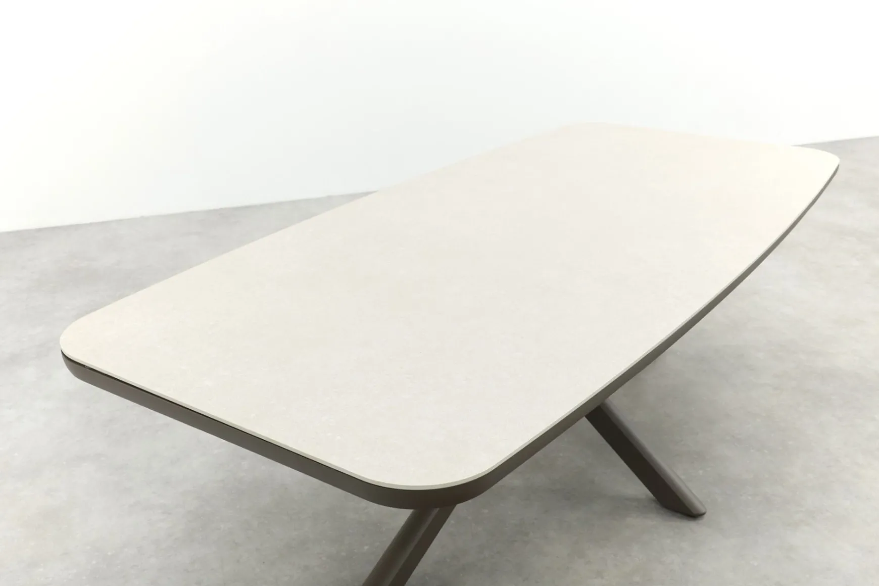 Soreno Deens ovale tuintafel 240x110 cm. - Terre