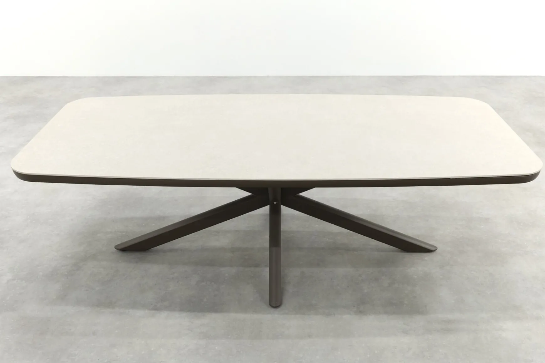 Soreno Deens ovale tuintafel 240x110 cm. - Terre