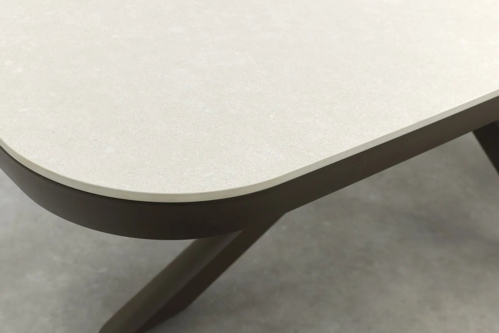 Soreno Deens ovale tuintafel 240x110 cm. - Terre