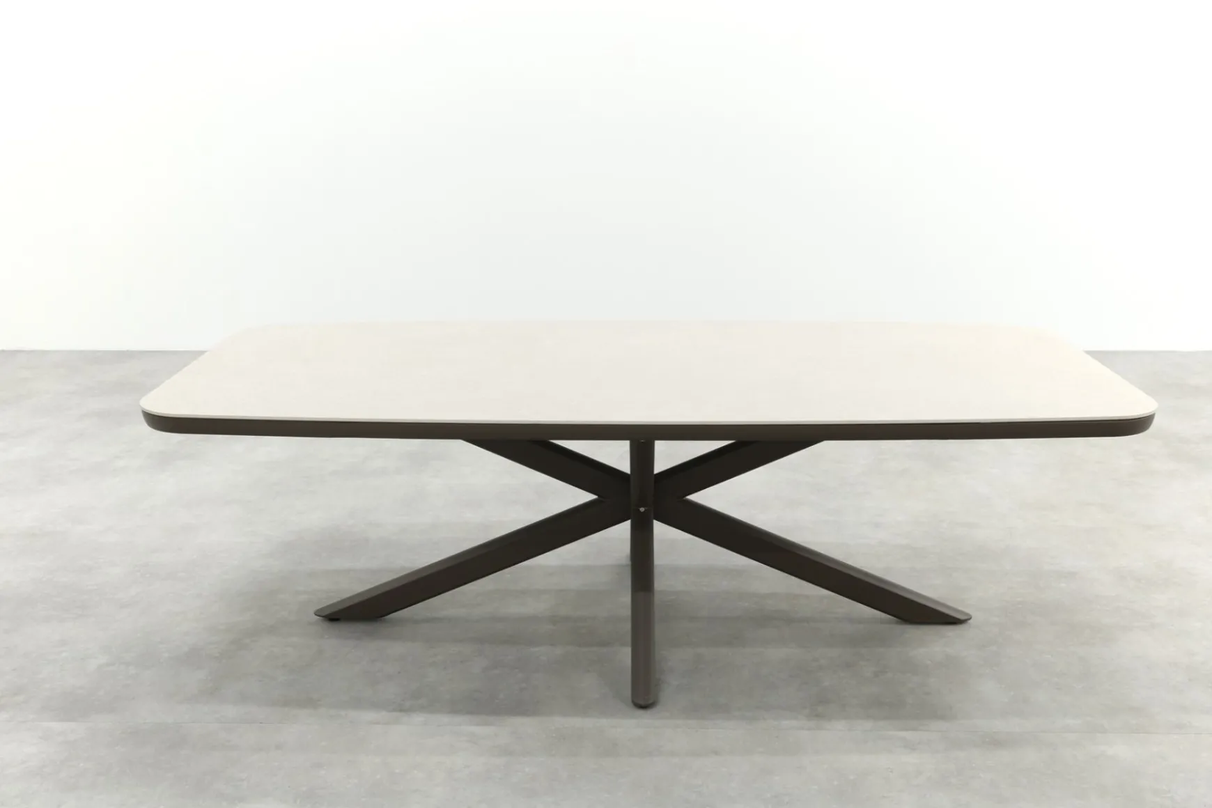 Soreno Deens ovale tuintafel 240x110 cm. - Terre