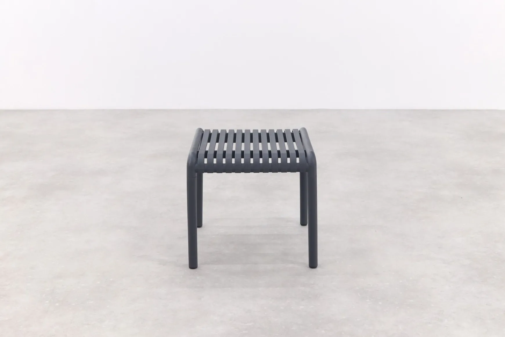 Stripe bijzettafel 45x45 - Antraciet