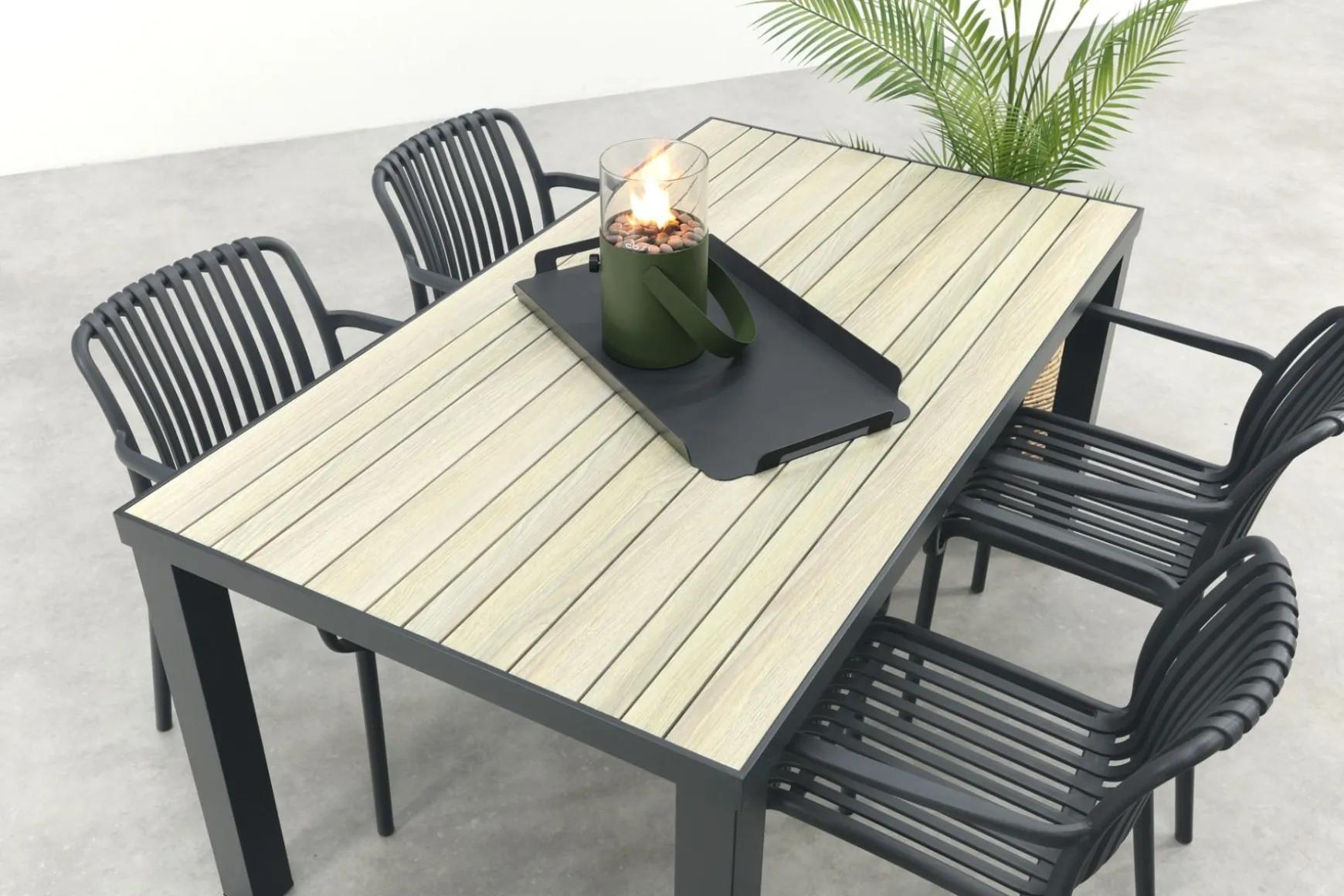 Stripe/Nola stapelbare tuinset 160x90 cm. - Antraciet/Houtlook