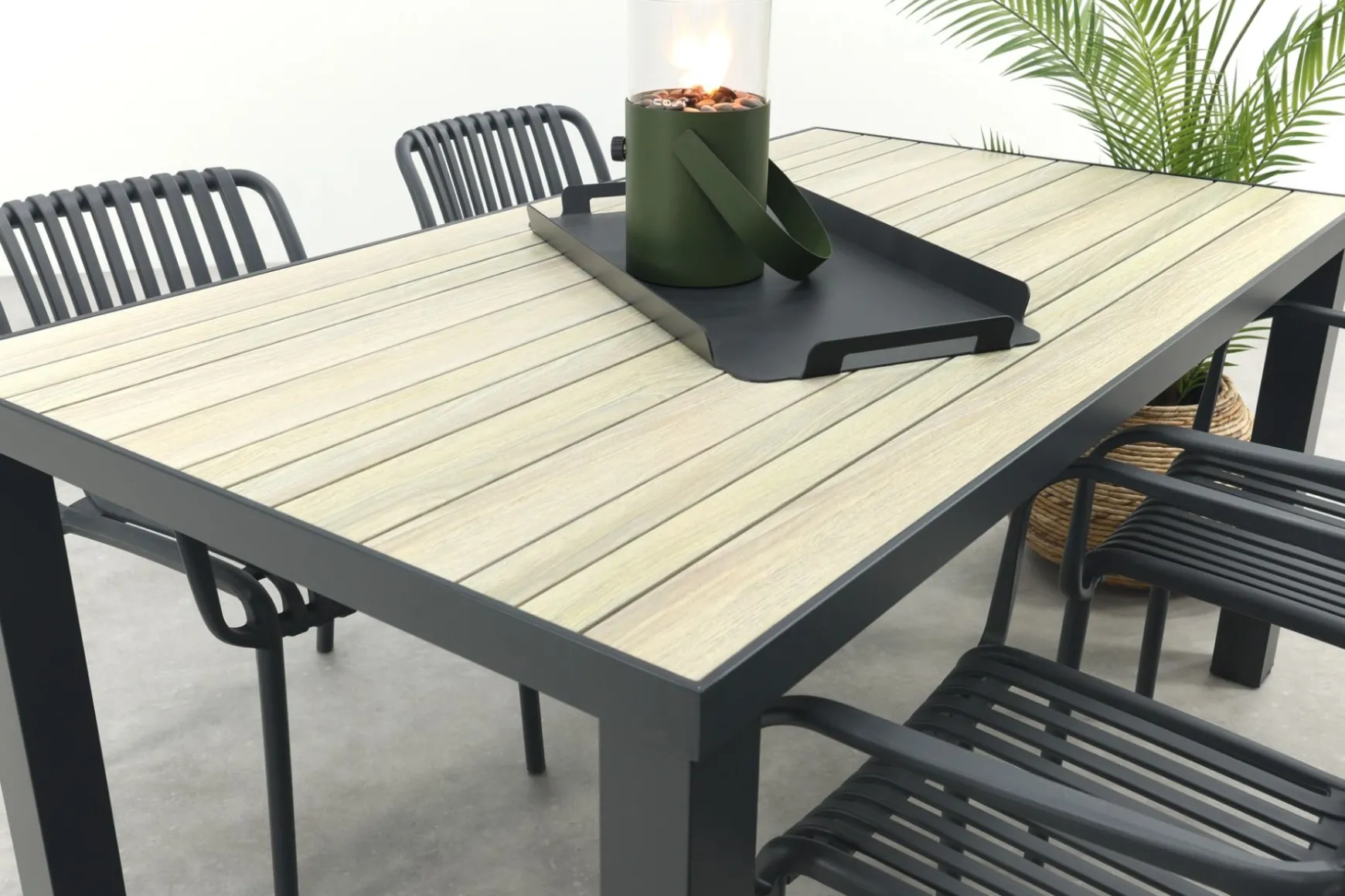 Stripe/Nola stapelbare tuinset 160x90 cm. - Antraciet/Houtlook