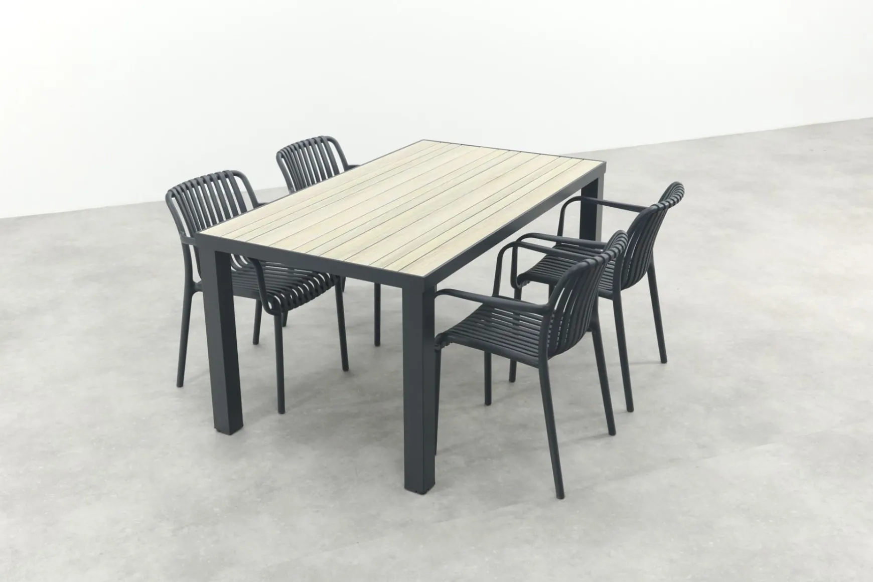 Stripe/Nola stapelbare tuinset 160x90 cm. - Antraciet/Houtlook