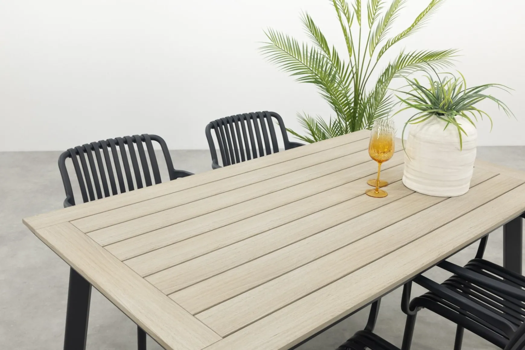 Stripe/Vigo 160x90 cm. stapelbare tuinset 5-delig