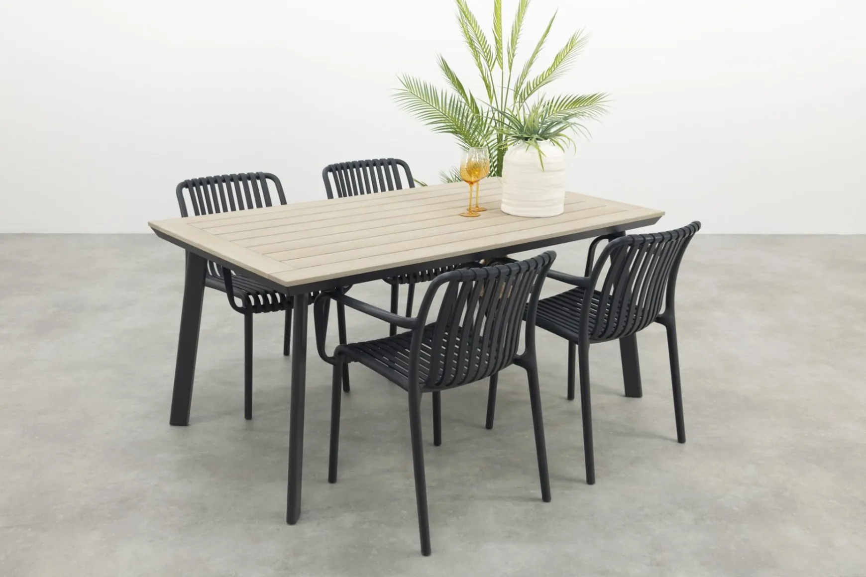 Stripe/Vigo 160x90 cm. stapelbare tuinset 5-delig