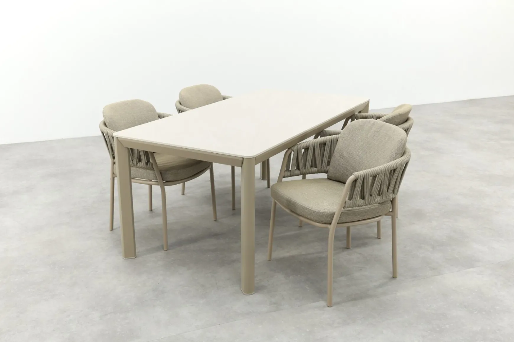 Taste Calma/Hartman Kyra rope tuinset voor 4 personen 180x90 cm. - Latte