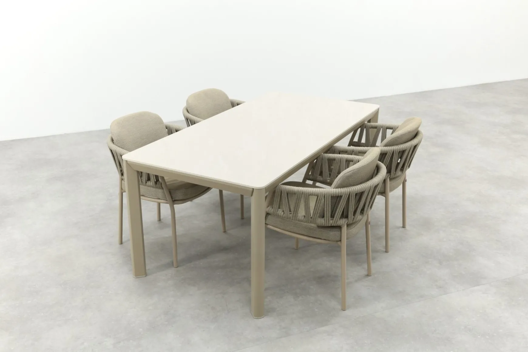 Taste Calma/Hartman Kyra rope tuinset voor 4 personen 180x90 cm. - Latte