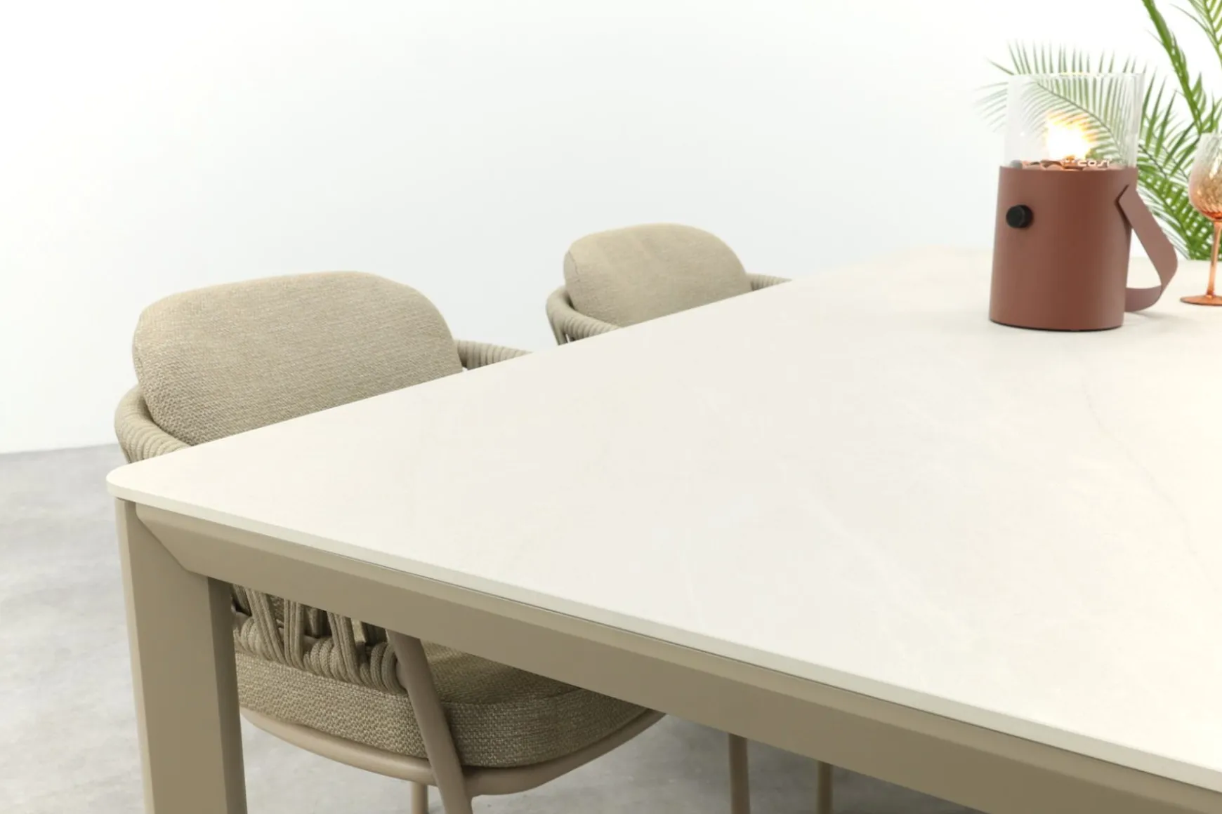 Taste Calma/Hartman Kyra rope tuinset voor 4 personen 180x90 cm. - Latte
